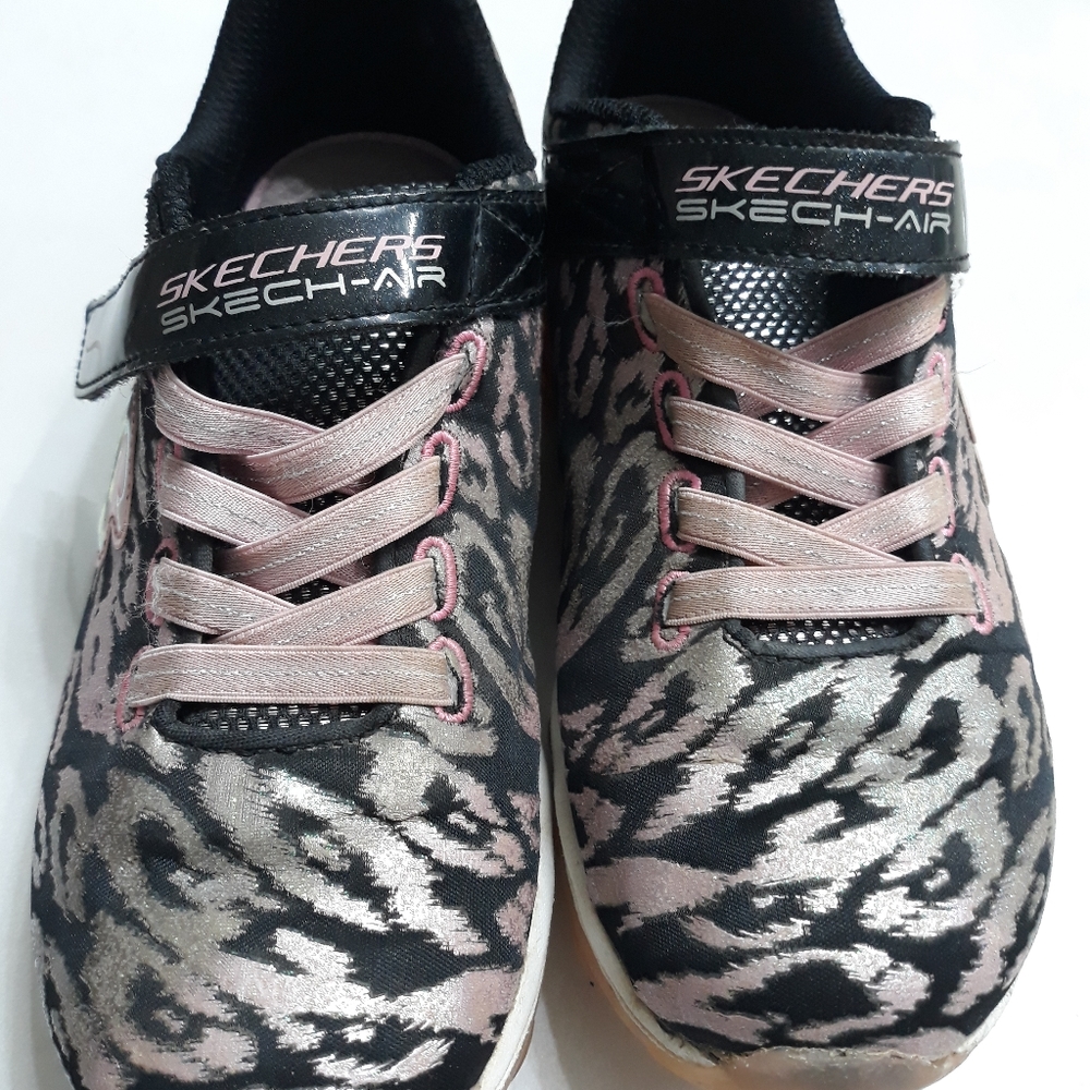 Girls sneakers